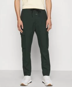 CLOSED GALWAY RELAXED Pantalon Cargo Sacramento Green Homme