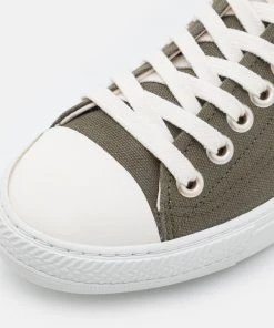 CLOSED Femme Baskets Basses Dried Basil 14 CLOSED Femme Baskets Basses Dried Basil -Promos CLOSED Magasin 03c97ee7b8464e89af1cb55cc4e260aa