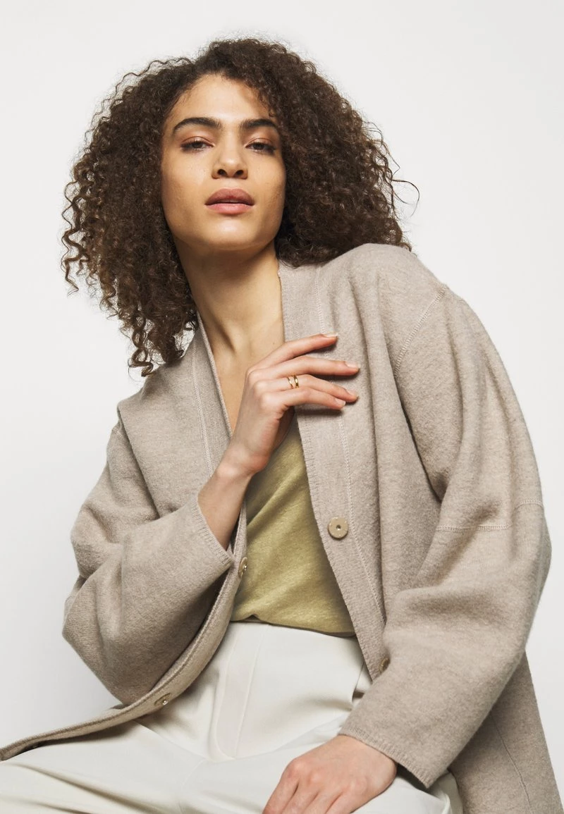 CLOSED WOMENS DELETION LIST T Shirt Basique Green Bark Femme 6 CLOSED WOMENS DELETION LIST T Shirt Basique Green Bark Femme – Image 4