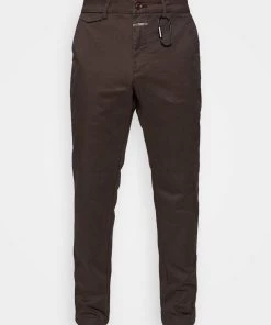 CLOSED ATELIER TAPERED Chino Dark Lava Homme 12 CLOSED ATELIER TAPERED Chino Dark Lava Homme -Promos CLOSED Magasin 0afd263913824a56a93412d2208232ab