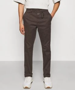 CLOSED ATELIER TAPERED Chino Dark Lava Homme