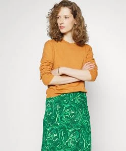 CLOSED Femme CREW LONG SLEEVE Pullover Gold Earth 11 CLOSED Femme CREW LONG SLEEVE Pullover Gold Earth -Promos CLOSED Magasin 0c5a58139412483f90b3d1d1c6e04743