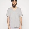 CLOSED VNECK T Shirt Basique Light Grey Melange Homme 1 CLOSED VNECK T Shirt Basique Light Grey Melange Homme -Promos CLOSED Magasin 0c648801a68c43619c73fffd74a28f1f