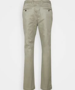 CLOSED ATELIER TAPERED Chino Pale Khaki Homme 17 CLOSED ATELIER TAPERED Chino Pale Khaki Homme -Promos CLOSED Magasin 0cc0eff3423e48949a0fa3411fef502a