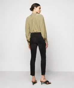 CLOSED PUSHER Jeans Skinny Dark Grey Femme 11 CLOSED PUSHER Jeans Skinny Dark Grey Femme -Promos CLOSED Magasin 1009d34f0f114e6b92f0649a527c7701