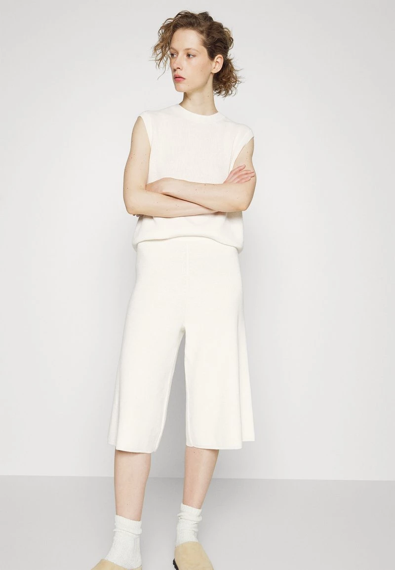 CLOSED CULOTTES Short Ivory Femme 6 CLOSED CULOTTES Short Ivory Femme – Image 4