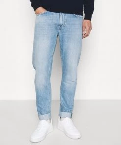 CLOSED COOPER TAPERED Jean Slim Light Blue Homme
