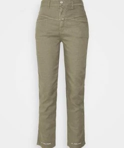 CLOSED PEDAL PUSHER Pantalon Classique Dried Basil Femme 10 CLOSED PEDAL PUSHER Pantalon Classique Dried Basil Femme -Promos CLOSED Magasin 16e6bff2ce6740c48765d6235a4e3143