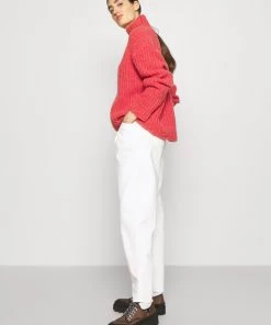 CLOSED Femme PEARL Jean Boyfriend Creme 11 CLOSED Femme PEARL Jean Boyfriend Creme -Promos CLOSED Magasin 176897f262734724b3e08c856c2d45d5