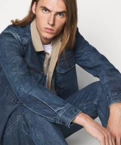 CLOSED ARMY OVER Chemise Mid Blue Homme 16 CLOSED ARMY OVER Chemise Mid Blue Homme -Promos CLOSED Magasin 1b2c75c61f2548b4841c7d1757e20e66