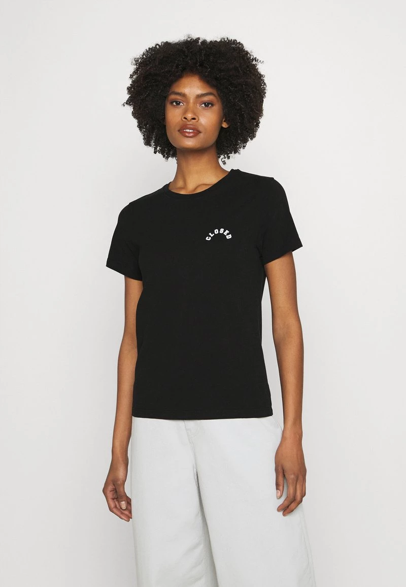 CLOSED Femme CREW NECK WITH LOGO ON CHEST T Shirt Imprimé Black 5 CLOSED Femme CREW NECK WITH LOGO ON CHEST T Shirt Imprimé Black – Image 3