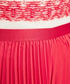 CLOSED MERI Jupe Plissée Amaranth Red Femme -Promos CLOSED Magasin 203d45a20f9649f1a2e18441fd1a2463