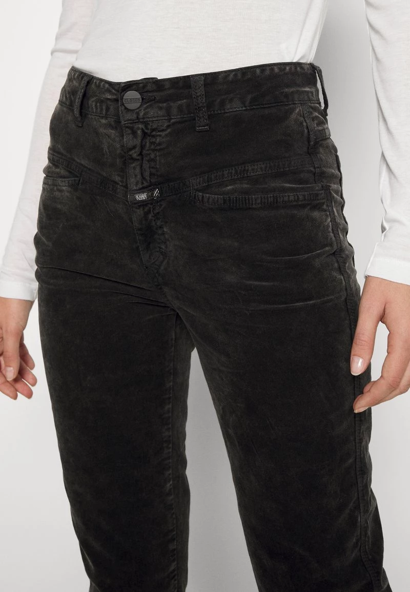 CLOSED PEDAL PUSHER Pantalon Classique Washed Black Femme 7 CLOSED PEDAL PUSHER Pantalon Classique Washed Black Femme – Image 5