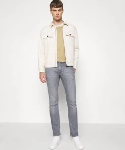 CLOSED Homme UNITY Jean Slim Mid Grey 8 CLOSED Homme UNITY Jean Slim Mid Grey -Promos CLOSED Magasin 219d7fa48ab740e0bc3566321c0eb888