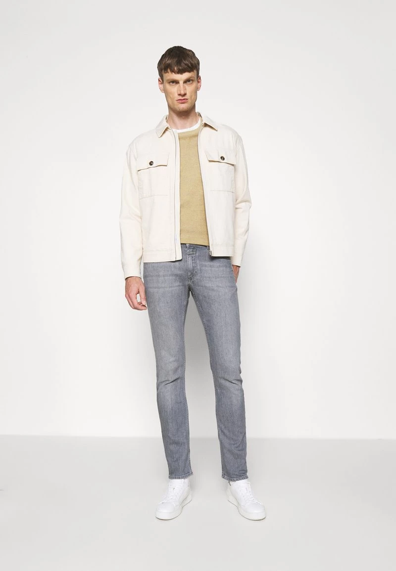 CLOSED Homme UNITY Jean Slim Mid Grey 4 CLOSED Homme UNITY Jean Slim Mid Grey – Image 2