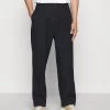CLOSED Homme LIVINGTON WIDE Pantalon Classique Dark Night 2 CLOSED Homme LIVINGTON WIDE Pantalon Classique Dark Night -Promos CLOSED Magasin 2282c1507dab4fb9abd53b7e77729f48