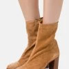 CLOSED ROSEMARY Bottines Light Brown Femme