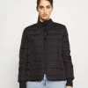 CLOSED Femme ECHO SHORT JACKET Veste Mi Saison Black 2 CLOSED Femme ECHO SHORT JACKET Veste Mi Saison Black -Promos CLOSED Magasin 232381ad72fd4f93a160bc4f8e33a4e1