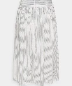 CLOSED GERTIE Jupe Trapèze Black Femme 6 CLOSED GERTIE Jupe Trapèze Black Femme -Promos CLOSED Magasin 237de08d9f64405b998a9c3492270ad5