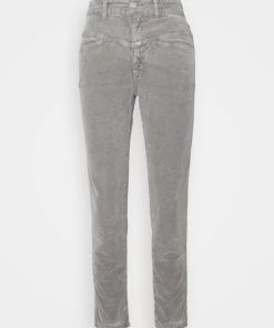 CLOSED PEDAL PUSHER Pantalon Classique Rain Femme