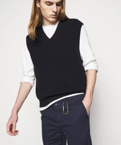 CLOSED Homme ATELIER Chino Deep Indigo 12 CLOSED Homme ATELIER Chino Deep Indigo -Promos CLOSED Magasin 24ae8e5a48b64c33bf30140aa6c96f18