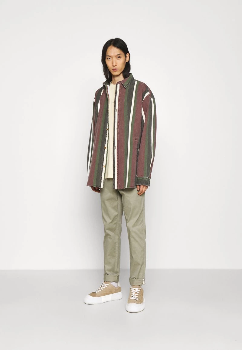 CLOSED ATELIER TAPERED Chino Pale Khaki Homme 4 CLOSED ATELIER TAPERED Chino Pale Khaki Homme – Image 2