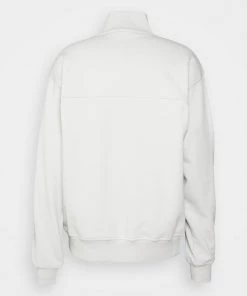 CLOSED RELAXED HALF ZIP Sweatshirt Platinum White Homme 6 CLOSED RELAXED HALF ZIP Sweatshirt Platinum White Homme -Promos CLOSED Magasin 25531532efa441cb9774e9e1830b6b5d