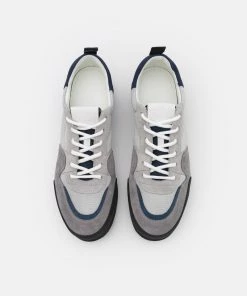 CLOSED Baskets Basses Blue Slate Homme 11 CLOSED Baskets Basses Blue Slate Homme -Promos CLOSED Magasin 26101518fdc84e4d813a9406aa1b40c4