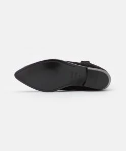 CLOSED Femme Santiags Black 12 CLOSED Femme Santiags Black -Promos CLOSED Magasin 26c76c0fc2104faab6ab68f660a78294