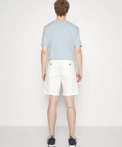 CLOSED CLASSIC Short Ivory Homme 10 CLOSED CLASSIC Short Ivory Homme -Promos CLOSED Magasin 278bb51d7b6b4e2da3175252f4da5787