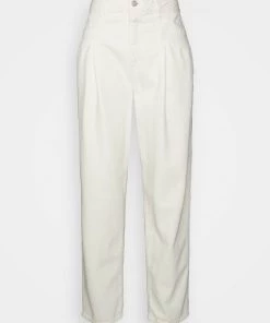 CLOSED Femme PEARL Jean Boyfriend Creme