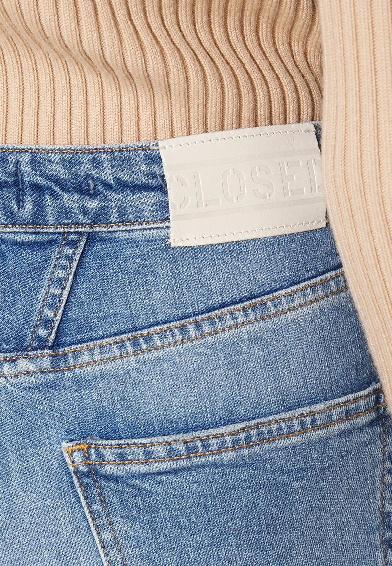 CLOSED Femme RENTON Jean Boyfriend Mid Blue 7 CLOSED Femme RENTON Jean Boyfriend Mid Blue – Image 5