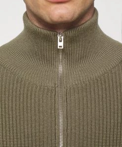 CLOSED ZIPPED JUMPER Pullover Pale Khaki Homme 13 CLOSED ZIPPED JUMPER Pullover Pale Khaki Homme -Promos CLOSED Magasin 306554c505094a5e861ed09cb082bdef