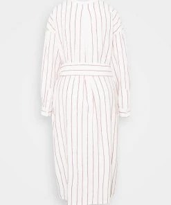 CLOSED LACEY Robe De Jour Off White/red Femme 6 CLOSED LACEY Robe De Jour Off White/red Femme -Promos CLOSED Magasin 31e00e208b5245dfab7c0e860604e87e