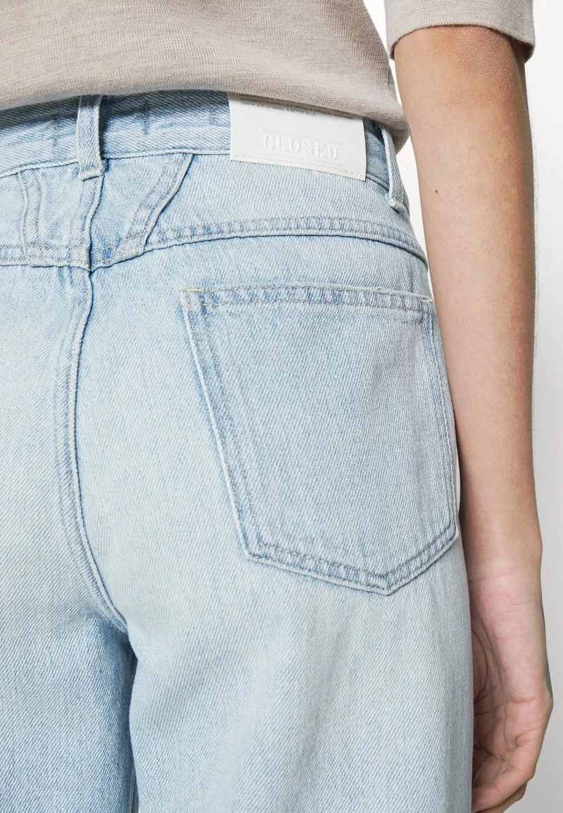 CLOSED PEDAL PUSHER Jean Boyfriend Light Blue Femme 8 CLOSED PEDAL PUSHER Jean Boyfriend Light Blue Femme – Image 6