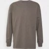 CLOSED LONGSLEEVE Sweatshirt Dark Nickel Homme 2 CLOSED LONGSLEEVE Sweatshirt Dark Nickel Homme -Promos CLOSED Magasin 33beaac9d9cd42e89a9bd9365f3524b8