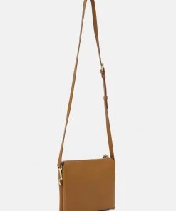 CLOSED Femme NELIA Sac Bandoulière Mustard 7 CLOSED Femme NELIA Sac Bandoulière Mustard -Promos CLOSED Magasin 36417604e69e42a49cf2539525b87d35