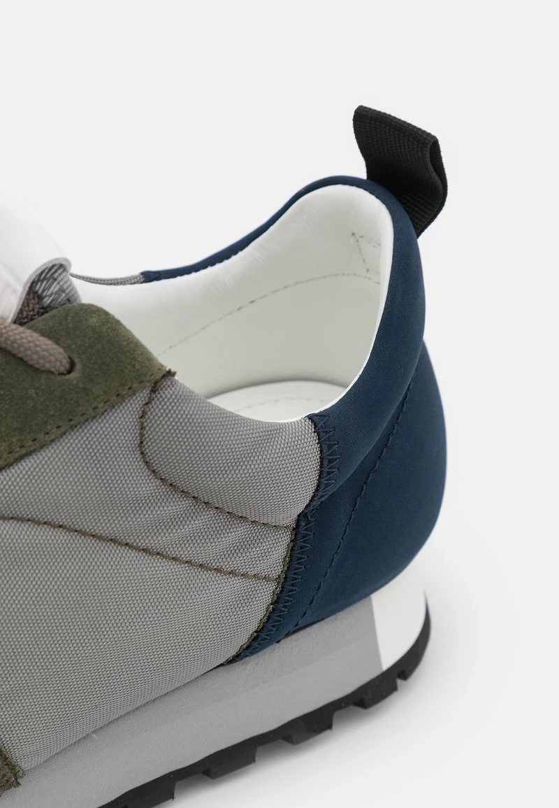 CLOSED Baskets Basses Pale Khaki Homme 8 CLOSED Baskets Basses Pale Khaki Homme – Image 6