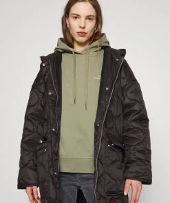 CLOSED Femme BAYLIN Jean Flare Mid Grey 12 CLOSED Femme BAYLIN Jean Flare Mid Grey -Promos CLOSED Magasin 3bc454f5f3d748bb9ec4121c1a0b7520