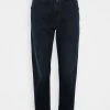 CLOSED Femme Jean Boyfriend Blue/black 1 CLOSED Femme Jean Boyfriend Blue/black -Promos CLOSED Magasin 3e52e12f30ac45ab89c22ce74f0eacd5