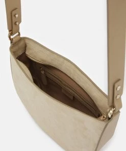 CLOSED HALF ROUND BAG Sac Bandoulière Dried Teak Femme 8 CLOSED HALF ROUND BAG Sac Bandoulière Dried Teak Femme -Promos CLOSED Magasin 40babf0f80b34f6e8bde47a215ba4c00