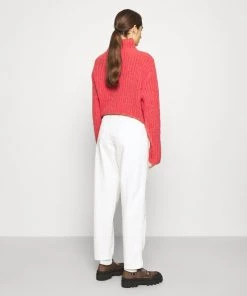 CLOSED Femme PEARL Jean Boyfriend Creme 10 CLOSED Femme PEARL Jean Boyfriend Creme -Promos CLOSED Magasin 410f6af332ee4be5b6cf64046b001bf9