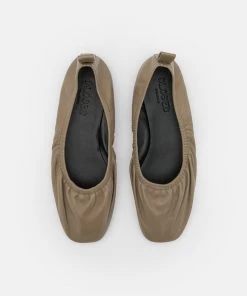 CLOSED Femme Ballerines Burlywood 13 CLOSED Femme Ballerines Burlywood -Promos CLOSED Magasin 42f90a08113f4ecc99add78f1fa99528