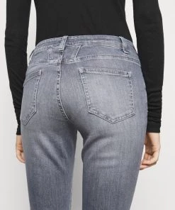 CLOSED BAKER Jean Slim Mid Grey Femme -Promos CLOSED Magasin 448578dadda9443a93beda29b56389c9