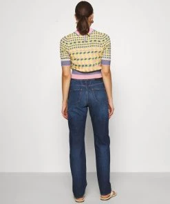 CLOSED RENTON Jean Flare Dark Blue Femme 10 CLOSED RENTON Jean Flare Dark Blue Femme -Promos CLOSED Magasin 4523f7c7b0154fe393325655c3a8f135