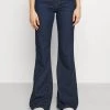 CLOSED RAWLIN Jean Flare Dark Blue Femme 2 CLOSED RAWLIN Jean Flare Dark Blue Femme -Promos CLOSED Magasin 463f3aa114f64020bb4d814d4c75cd04