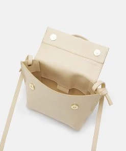 CLOSED Femme NORI HANDBAG Sac Bandoulière Almond Cream 9 CLOSED Femme NORI HANDBAG Sac Bandoulière Almond Cream -Promos CLOSED Magasin 464c51d113924006b193afeda805203e