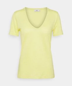 CLOSED WOMENS DELETION LIST T Shirt Basique Strong Mustard Femme 17 CLOSED WOMENS DELETION LIST T Shirt Basique Strong Mustard Femme -Promos CLOSED Magasin 4aaa4e48c1994c879c28e8ee0f7c18f7