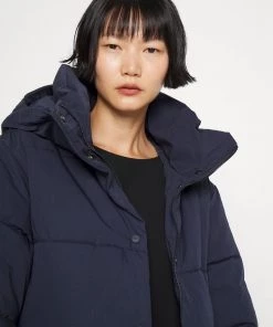 CLOSED VALEA Veste D'hiver Dark Night Femme 11 CLOSED VALEA Veste D'hiver Dark Night Femme -Promos CLOSED Magasin 4b982e467c504aa48ffe477ae4b2cefb