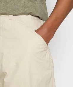 CLOSED DOVER TAPERED Chino Grain Beige Homme -Promos CLOSED Magasin 4c1717b903d84761a66109aad2a6b045